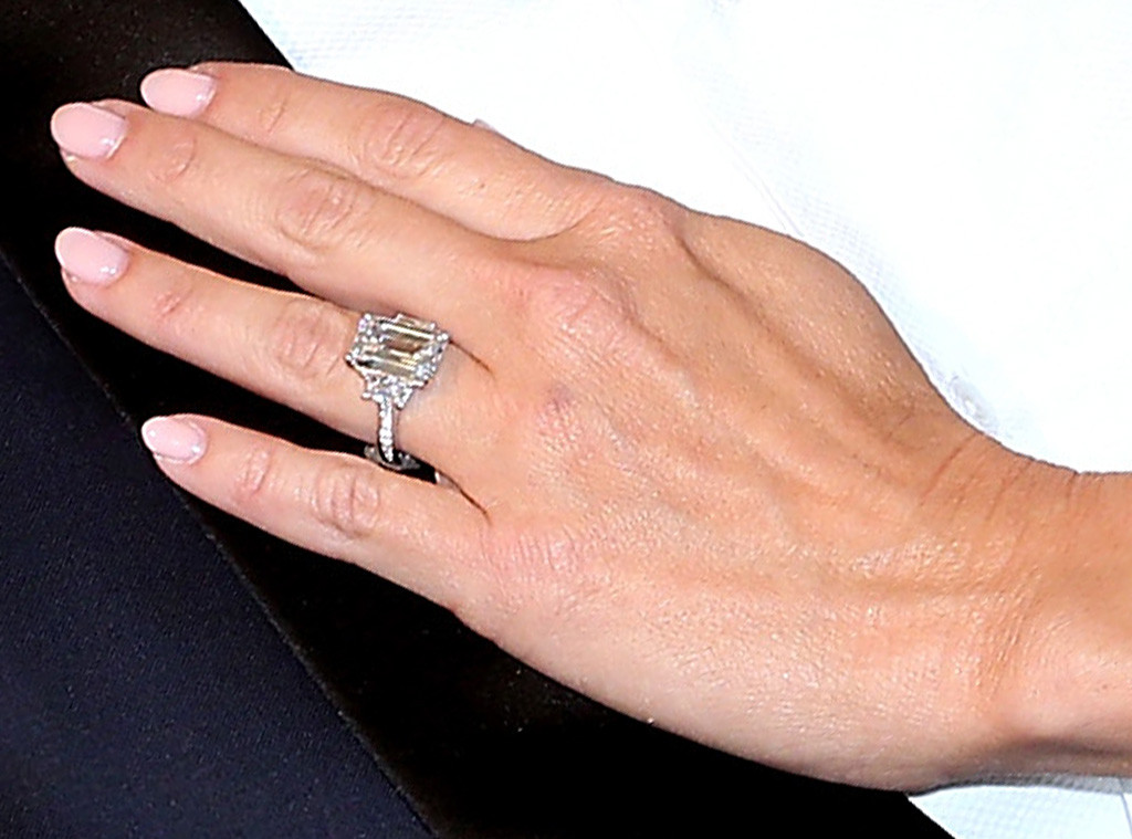 You Gotta See Kym Johnson S Huge Engagement Ring E Online Ca
